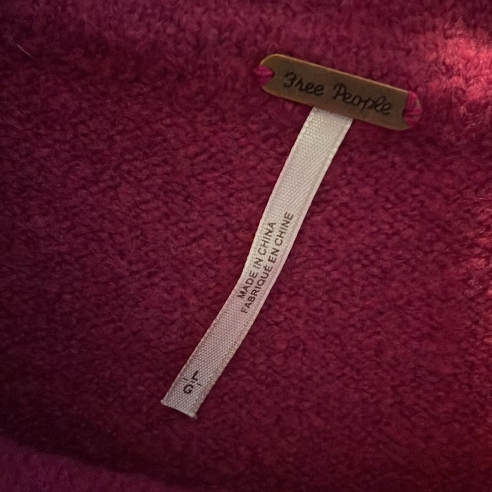 Free People NEW w/o tags ECHO Beach pullover sweater in Cranberry size Large - Picture 2 of 3